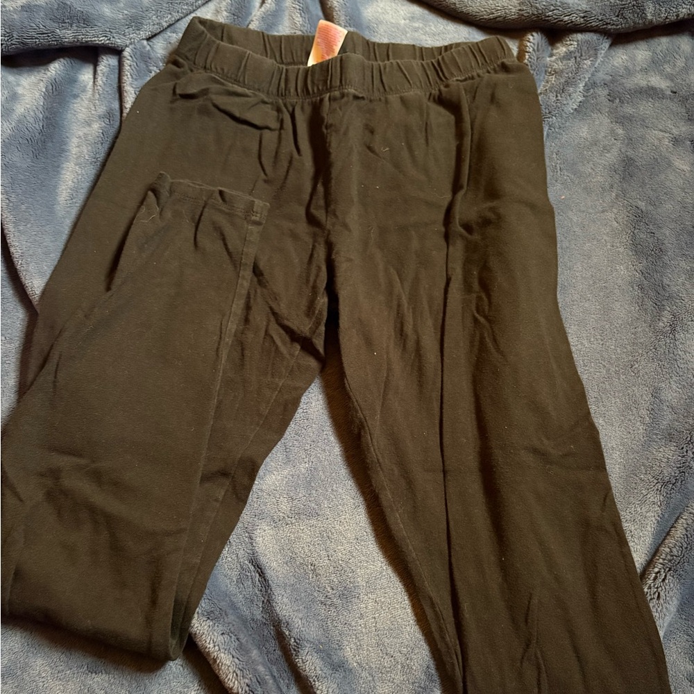 Black Leggings with Matte Finish and Full-Length Design